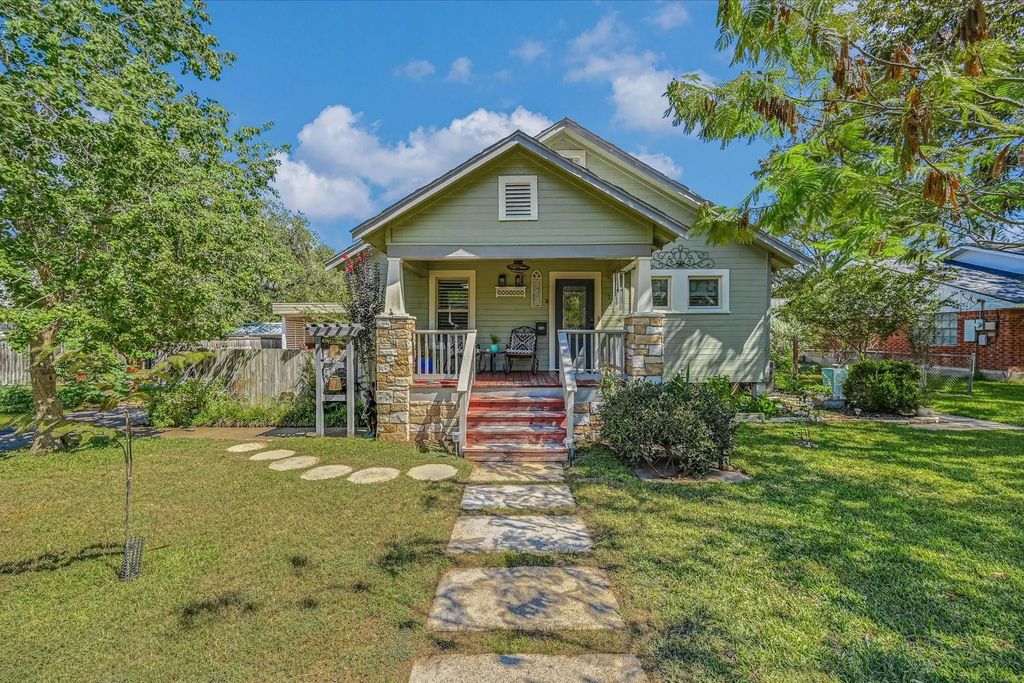741 S Madison Street S, La Grange