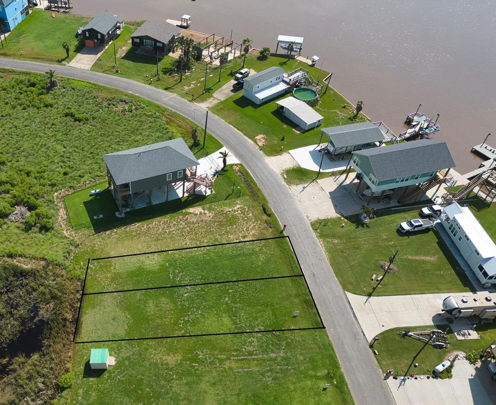 552 Private Road 675, Sargent