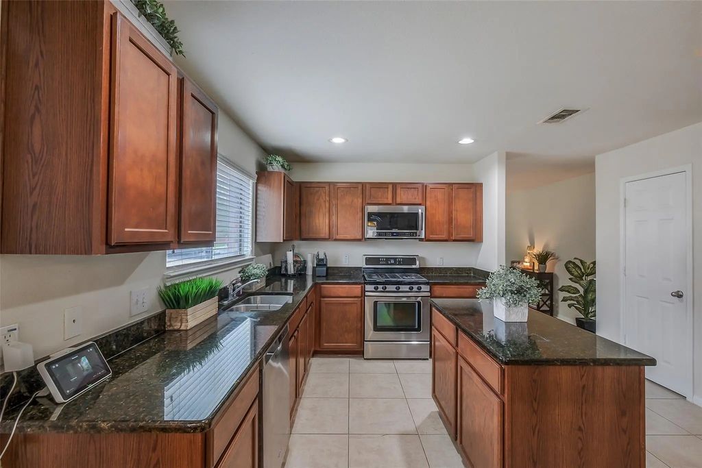 1015 Honeysuckle Vine Drive, Rosenberg