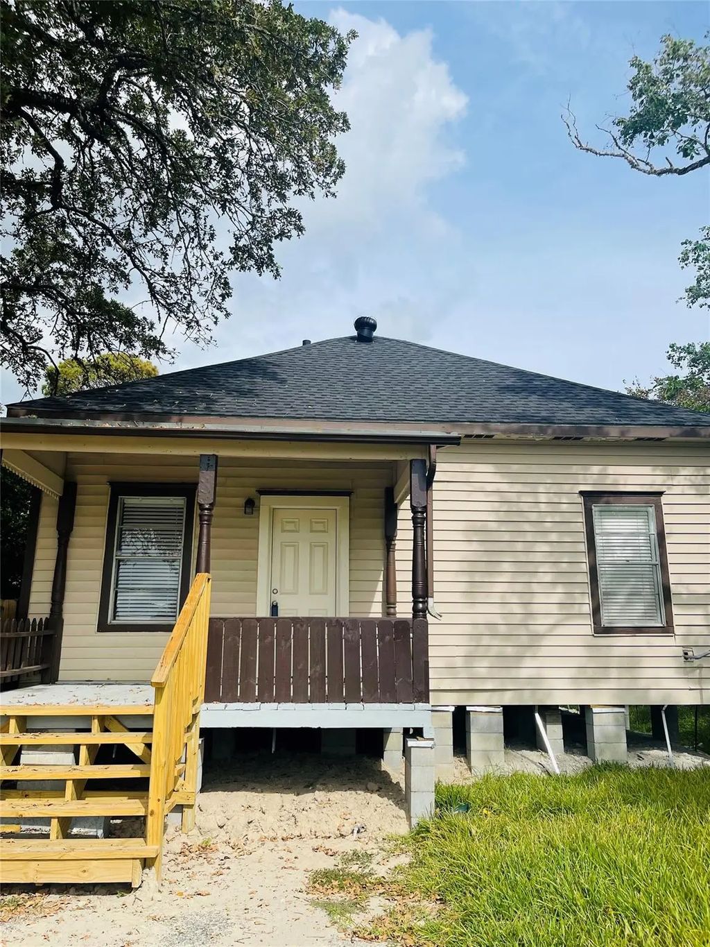 1017 S Kansas Street, La Porte