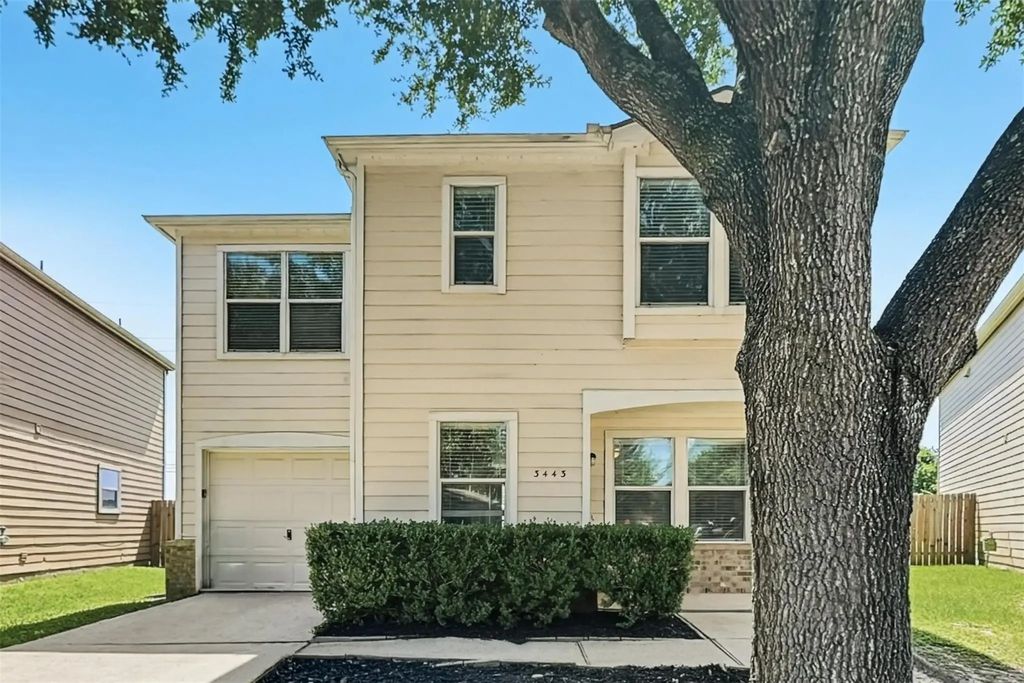 3443 Becker Glen Street, Fresno