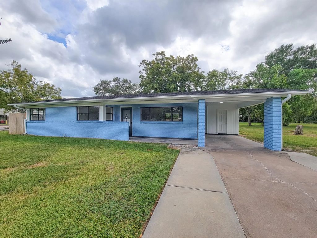 2605 W Dumble Street, Alvin