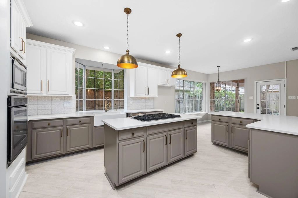 9015 Rhapsody Lane, Houston