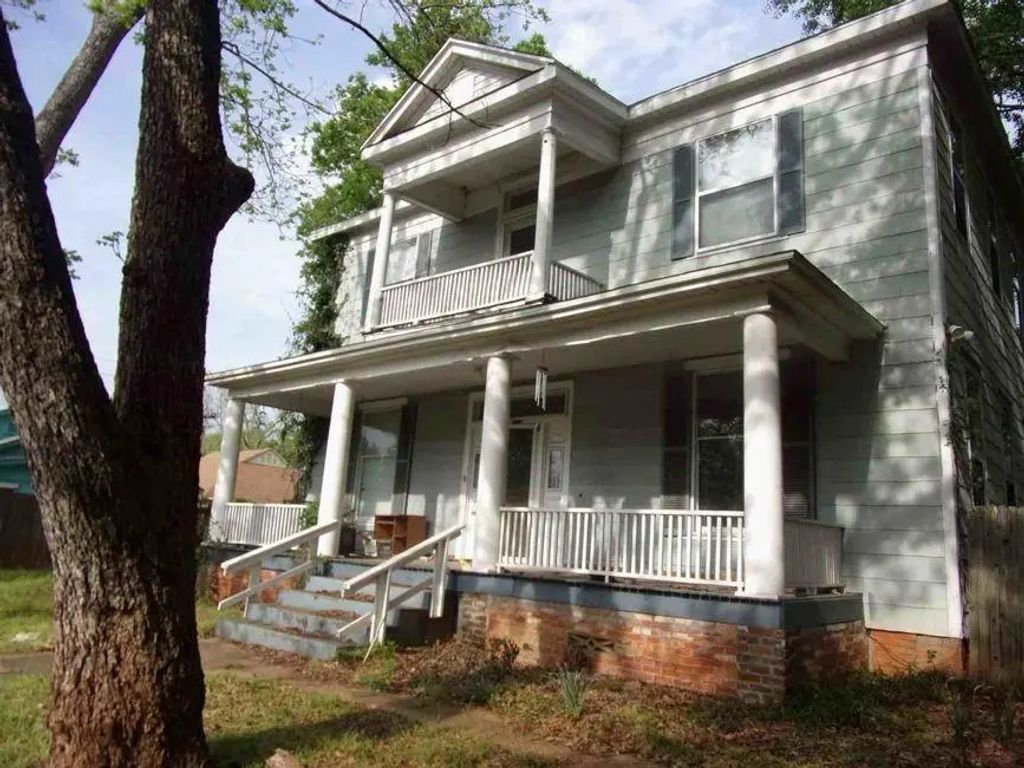710 S Magnolia Street, Palestine