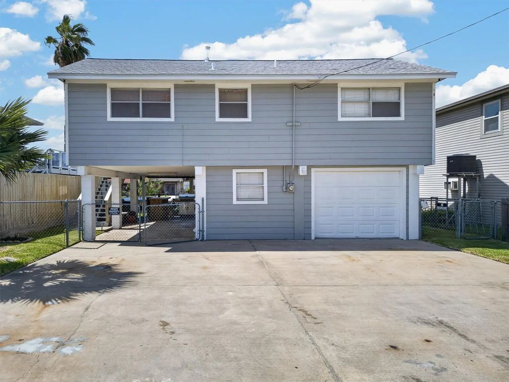 615 Warsaw Street, Bayou Vista