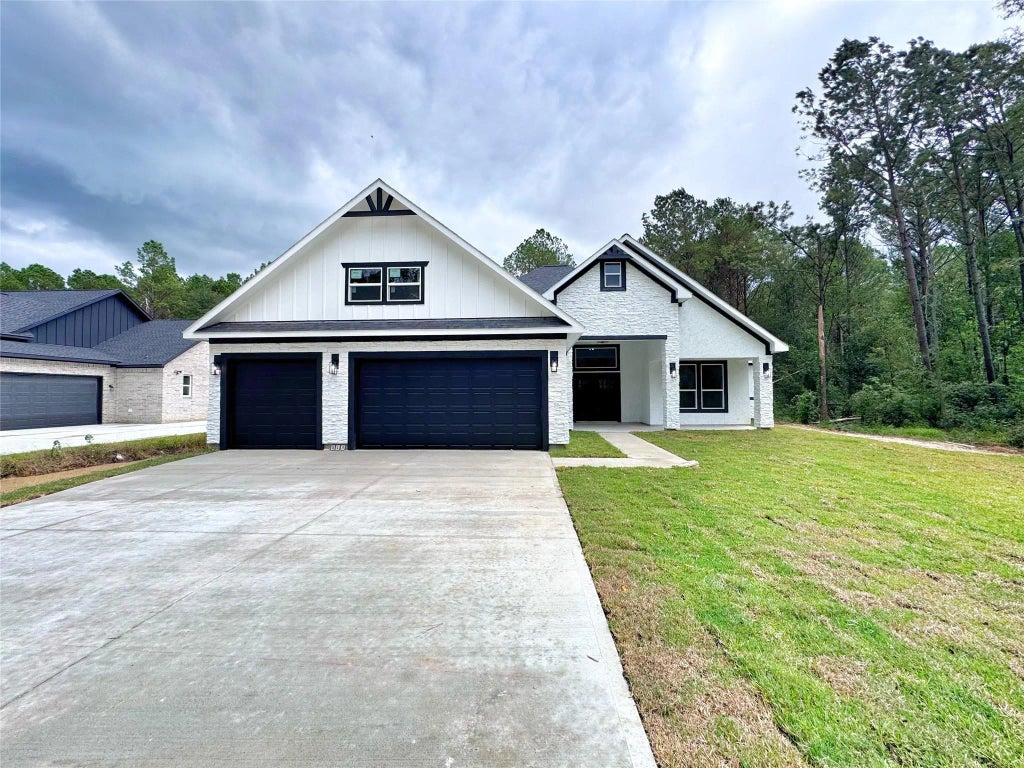 3043 Road 66124, Dayton