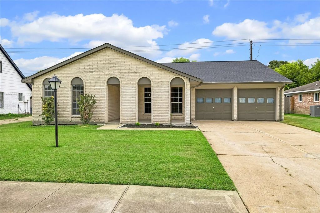3114 Mission Valley Drive, Missouri City