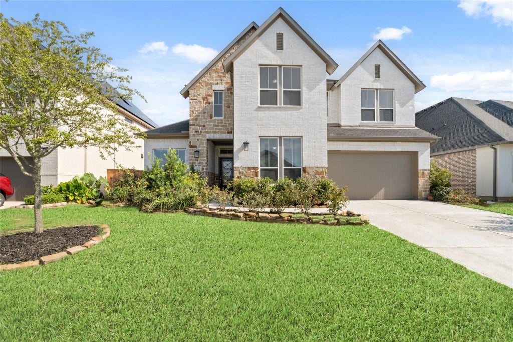 32018 Crested Knoll Court, Fulshear