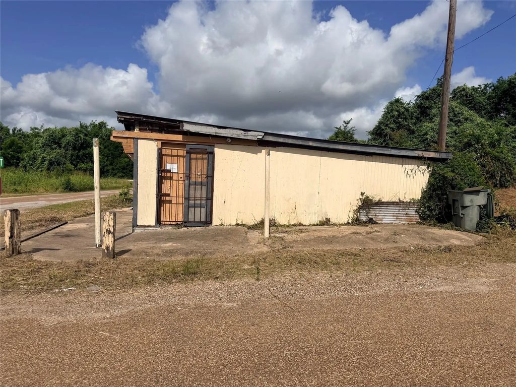 299 County Road 444, Snook