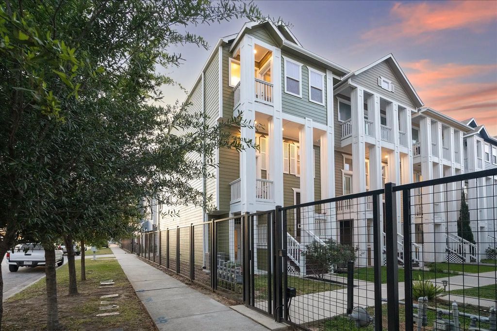 615 W 24th Street, Houston