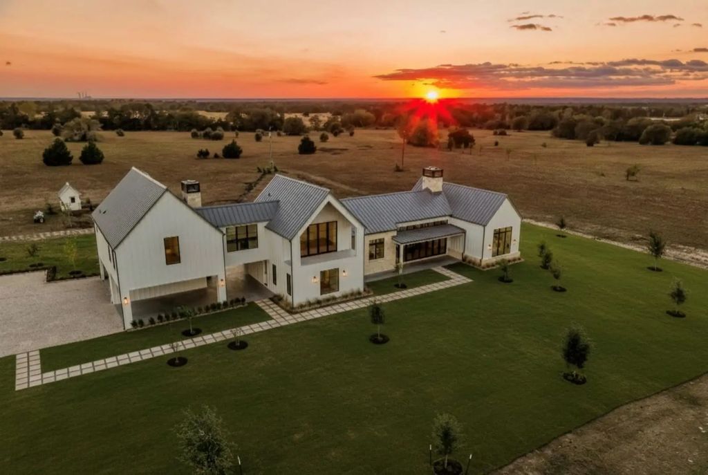 130 Round Top Farms Drive, Round Top