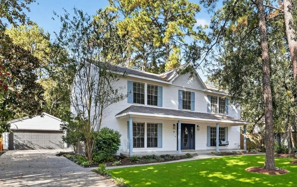 19 Hickory Oak Drive, Spring