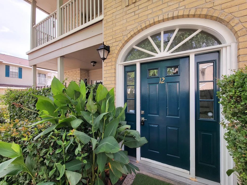 2220 Bering Drive 12, Houston