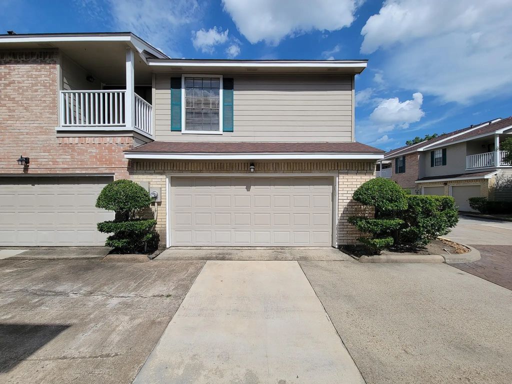 2220 Bering Drive 12, Houston