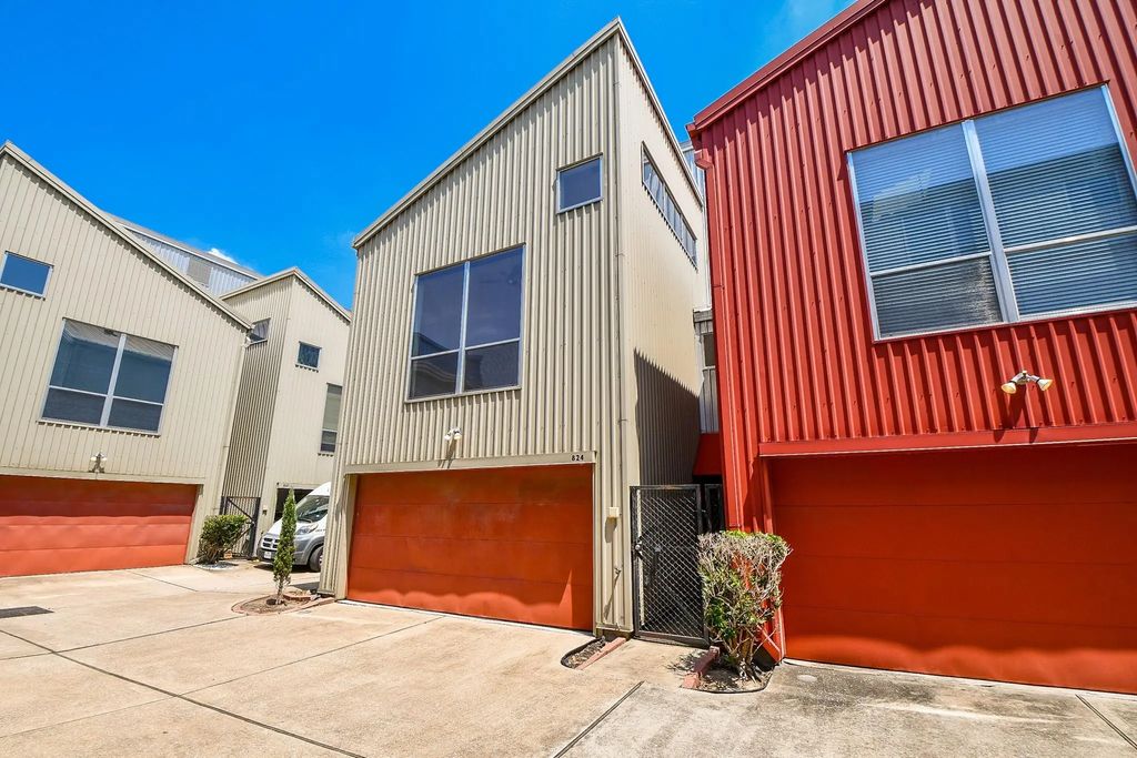 824 Robin Street, Houston