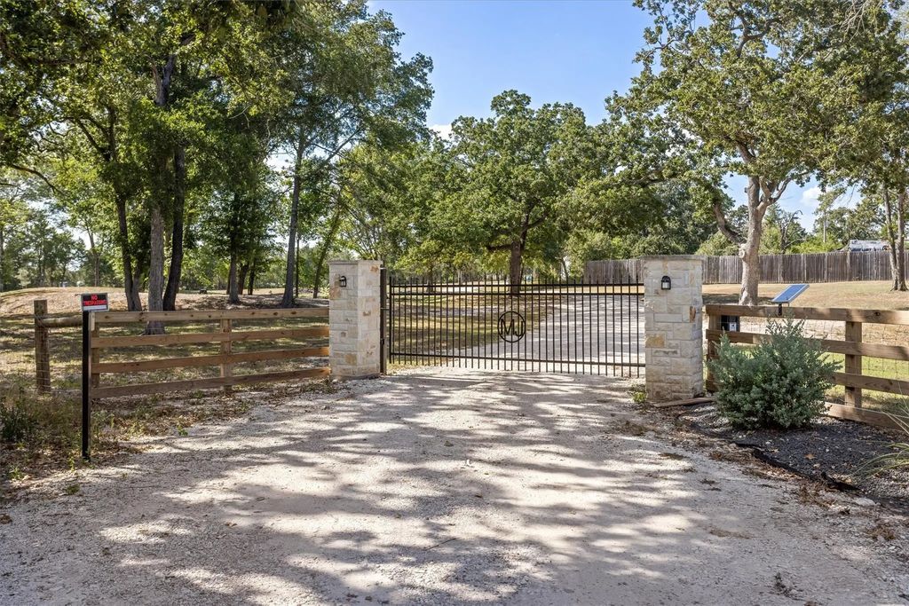 1121 Allen Road, Brenham