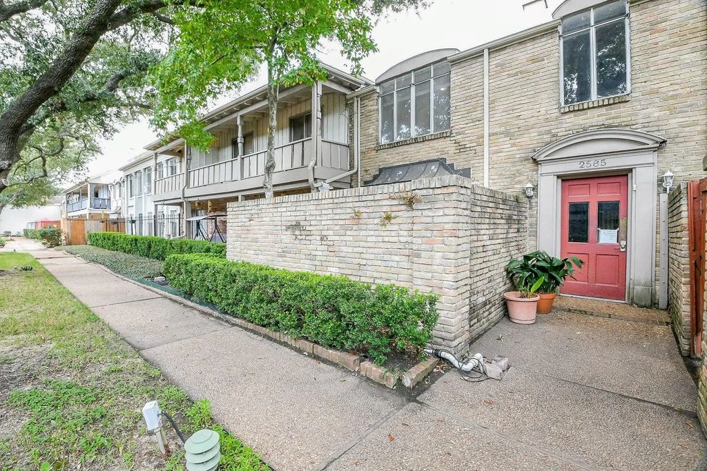 2585 Marilee Lane 3, Houston