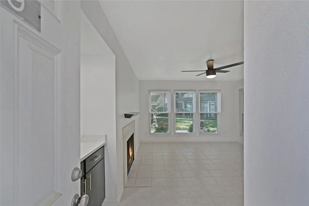 6633 W Airport Boulevard 1109, Houston