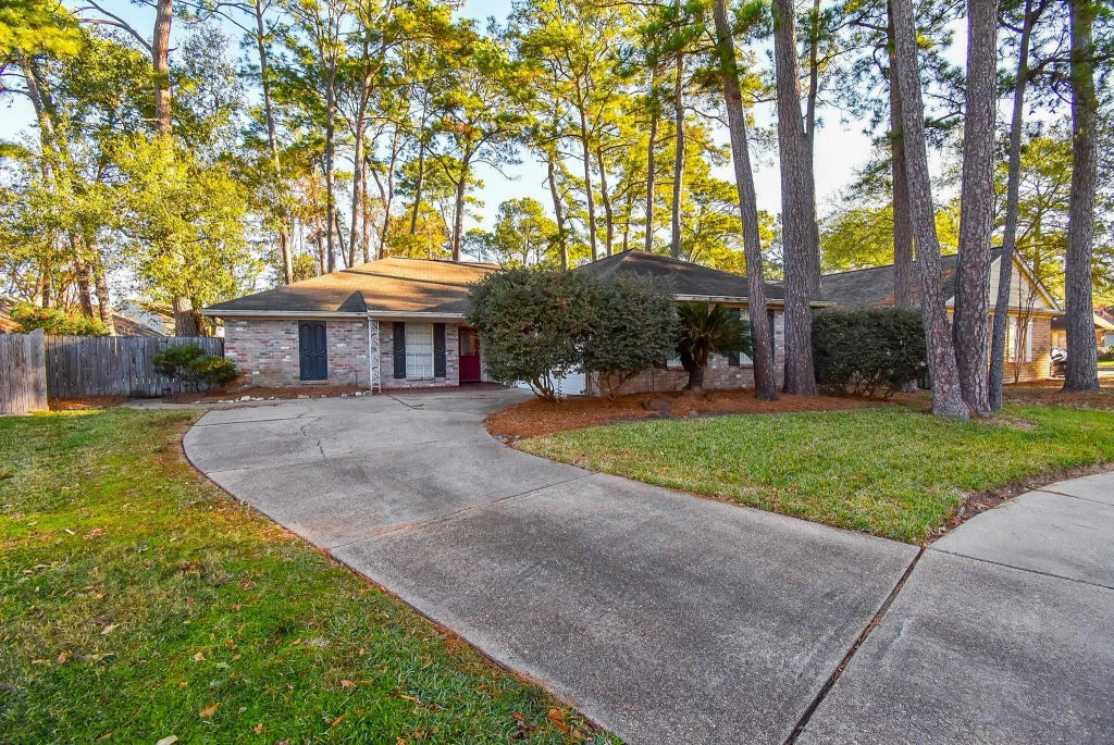 9107 Wallingham Court, Spring