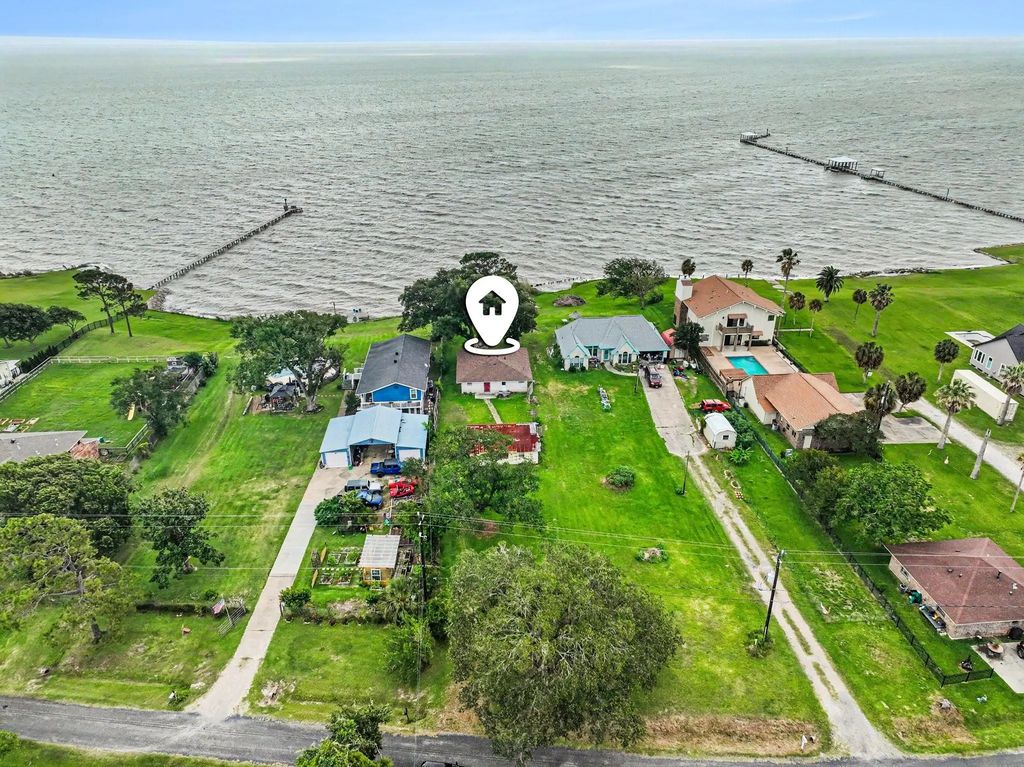 10518 Ocean Drive, Beach City