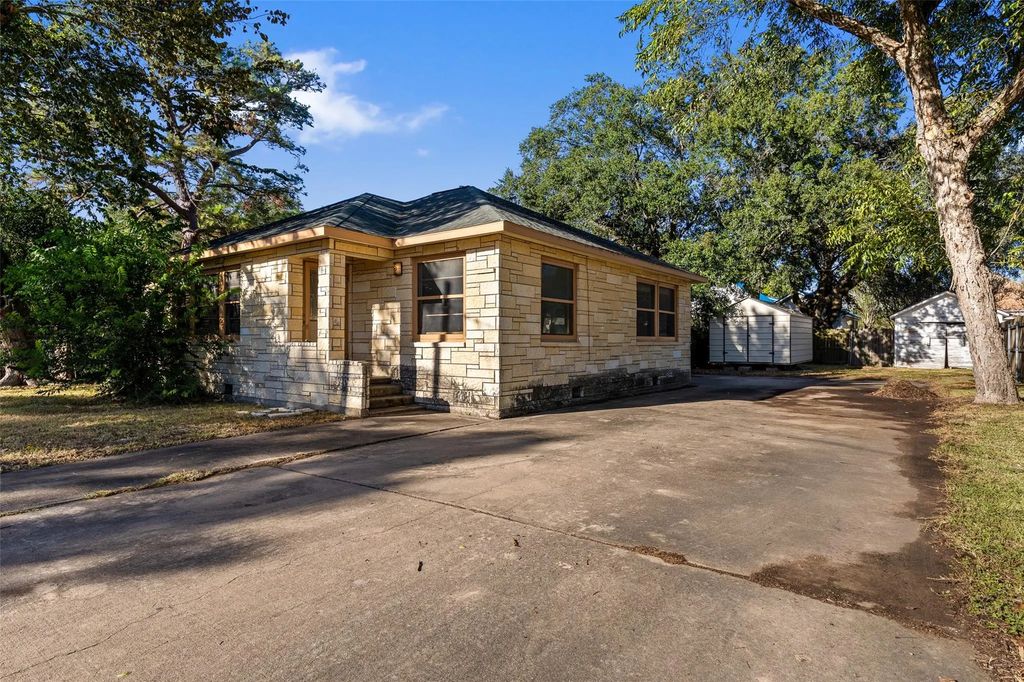 407 S 4th Street, Ganado