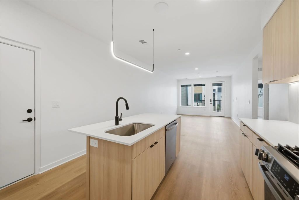 1941 Sawdust Road 3102, The Woodlands