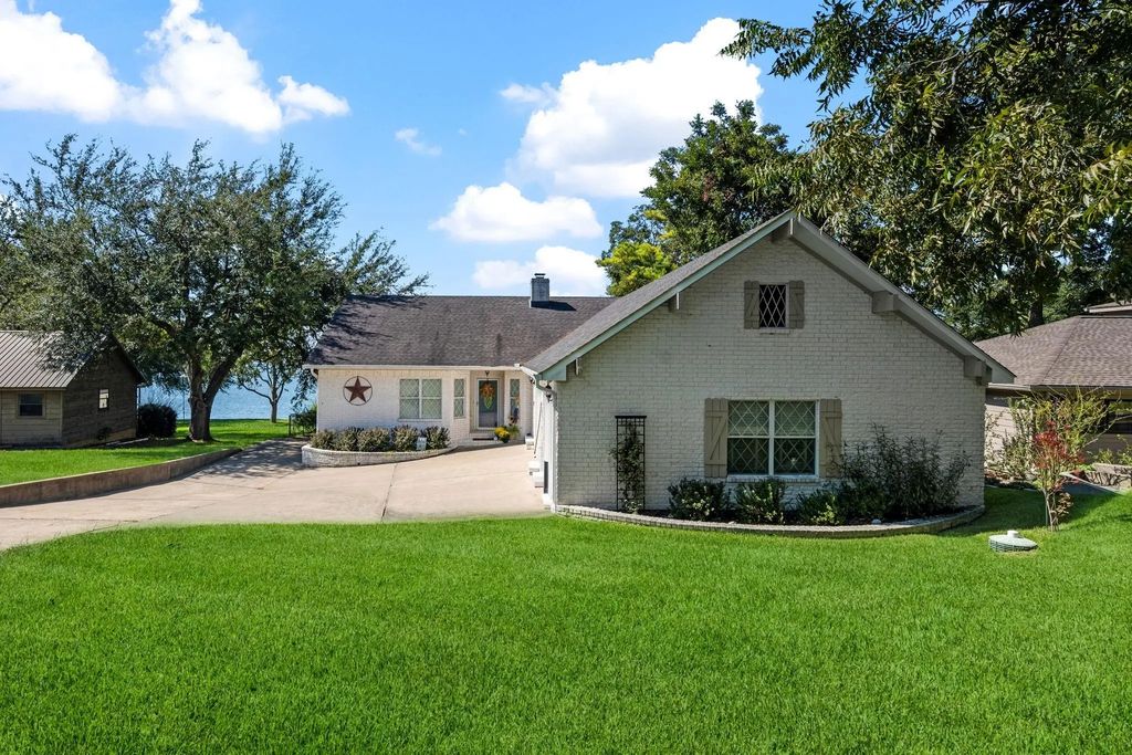 235 Mallard Point, Livingston