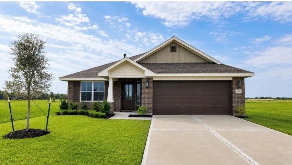 2100 Emerald Lake Trail, Dayton