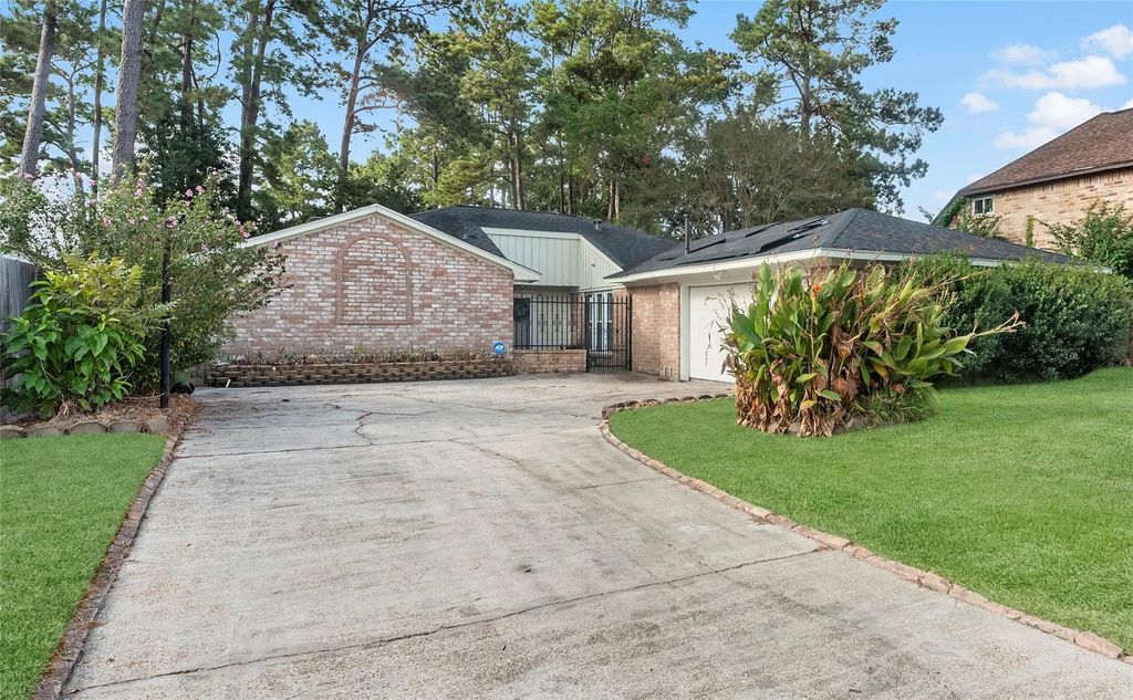 7518 Pin Oak Drive, Humble