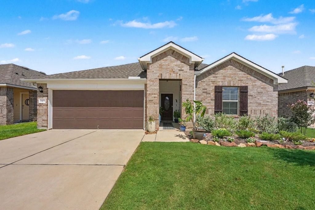2403 Divot Lane, Navasota