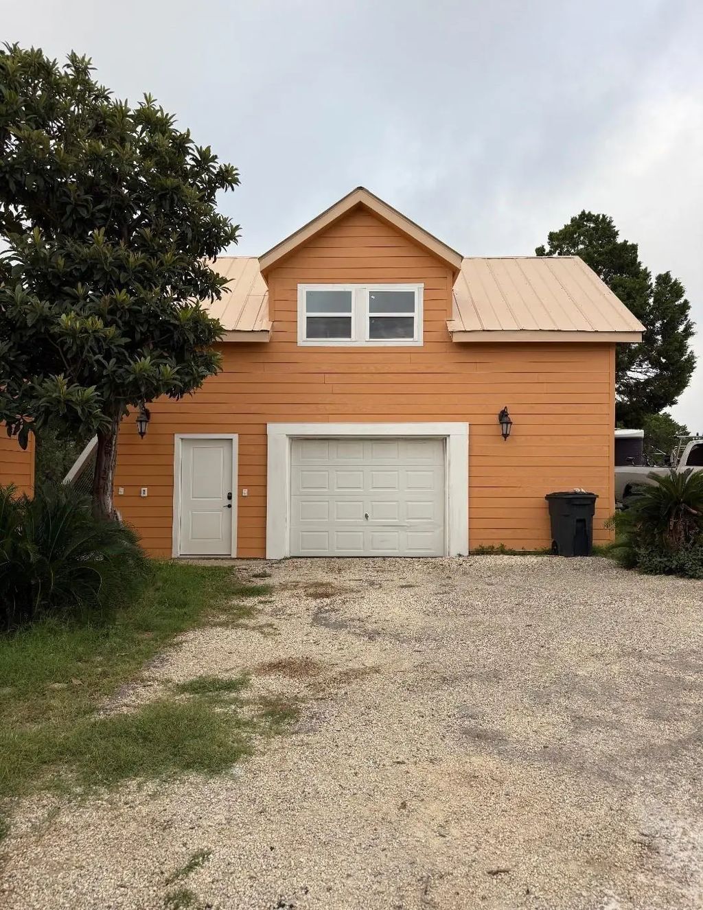 275 Hill Of Contentment, Lakehills