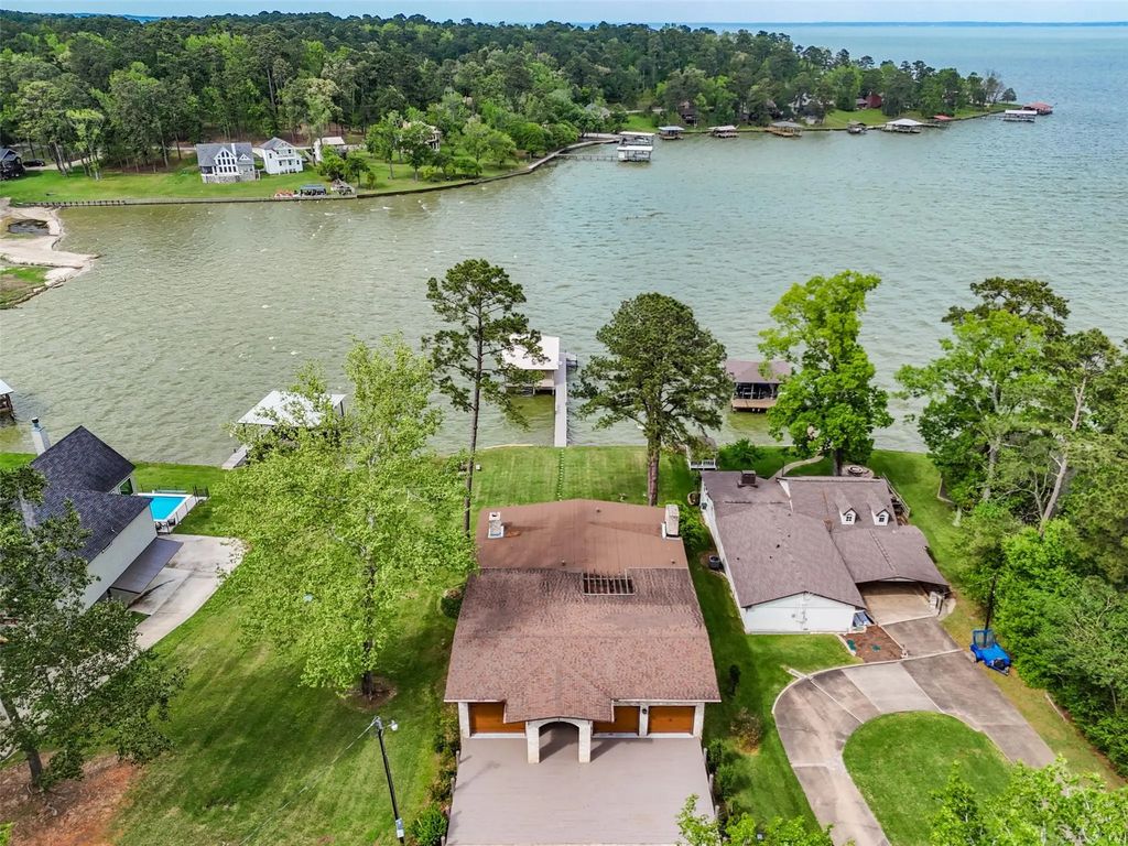 121 Holiday Lane, Coldspring