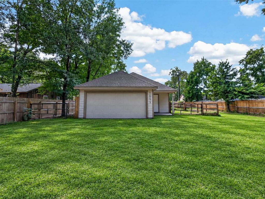 18590 Legend Oaks Drive, Magnolia
