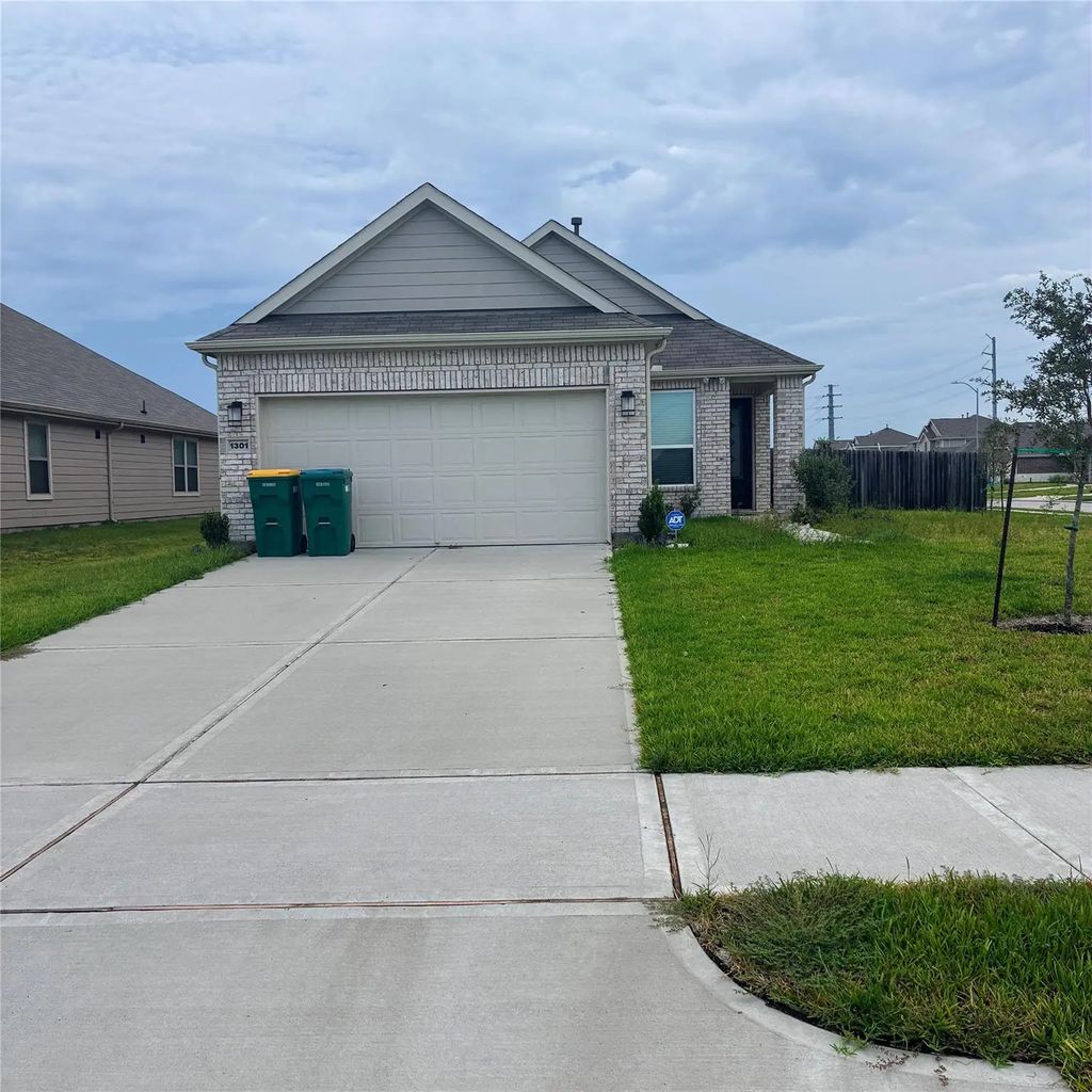 1301 Green Jay Lane, La Marque