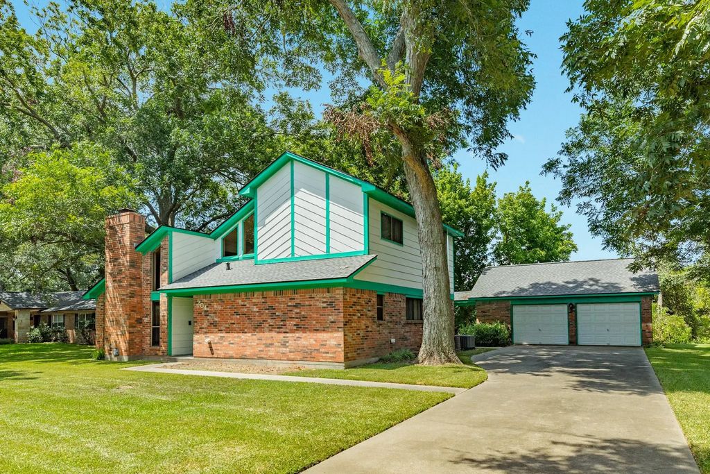 204 Sleepy Hollow Drive, Lake Jackson