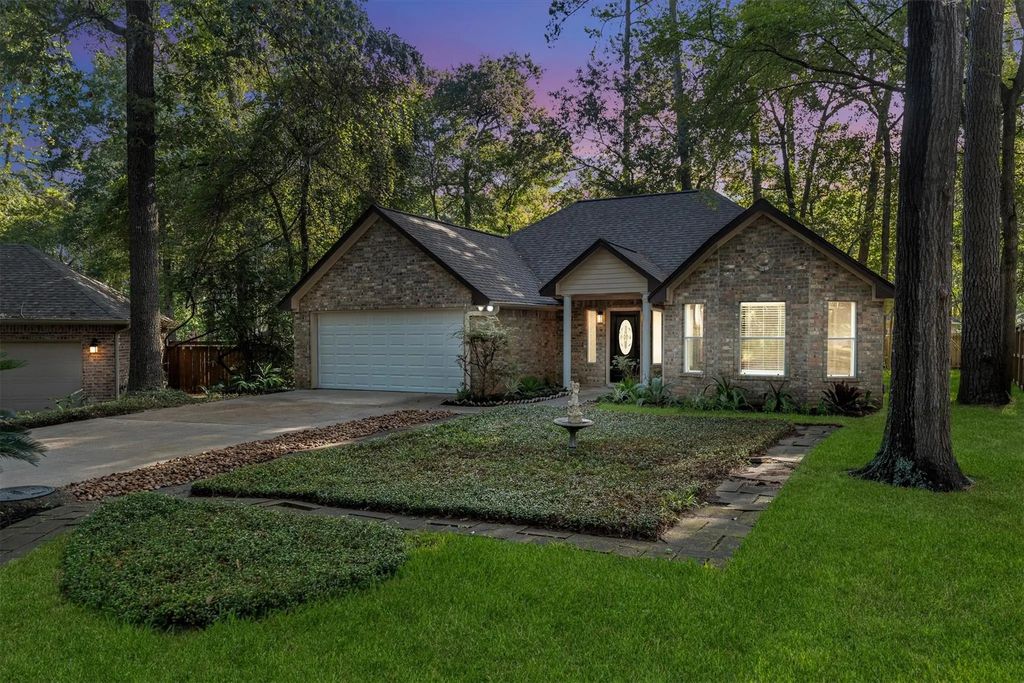 128 E Park Drive, Conroe