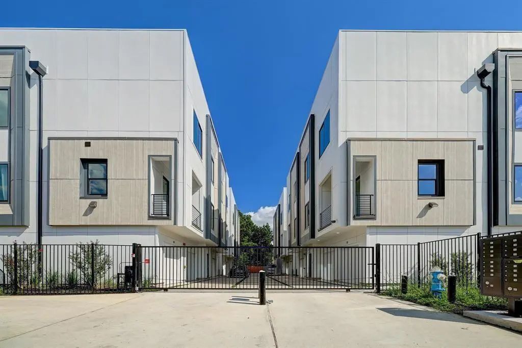 4932 Old Spanish Trail A202, Houston