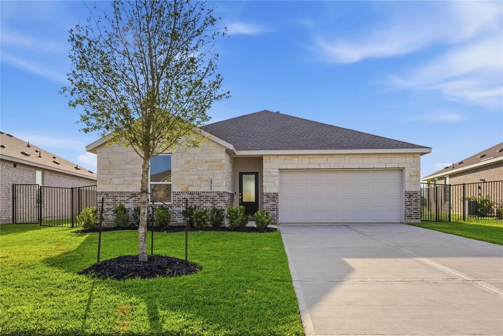 2517 Lago Costa Drive, Texas City