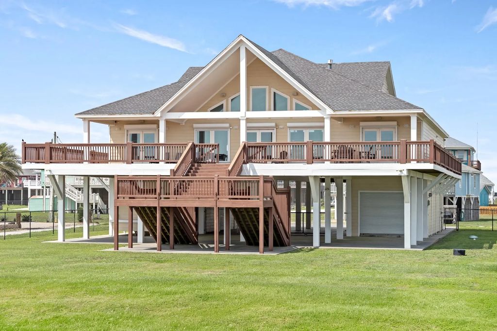 2130 Gulf, Crystal Beach