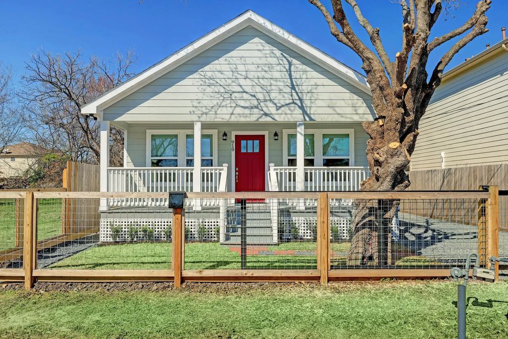 919 E 37th Street, Houston