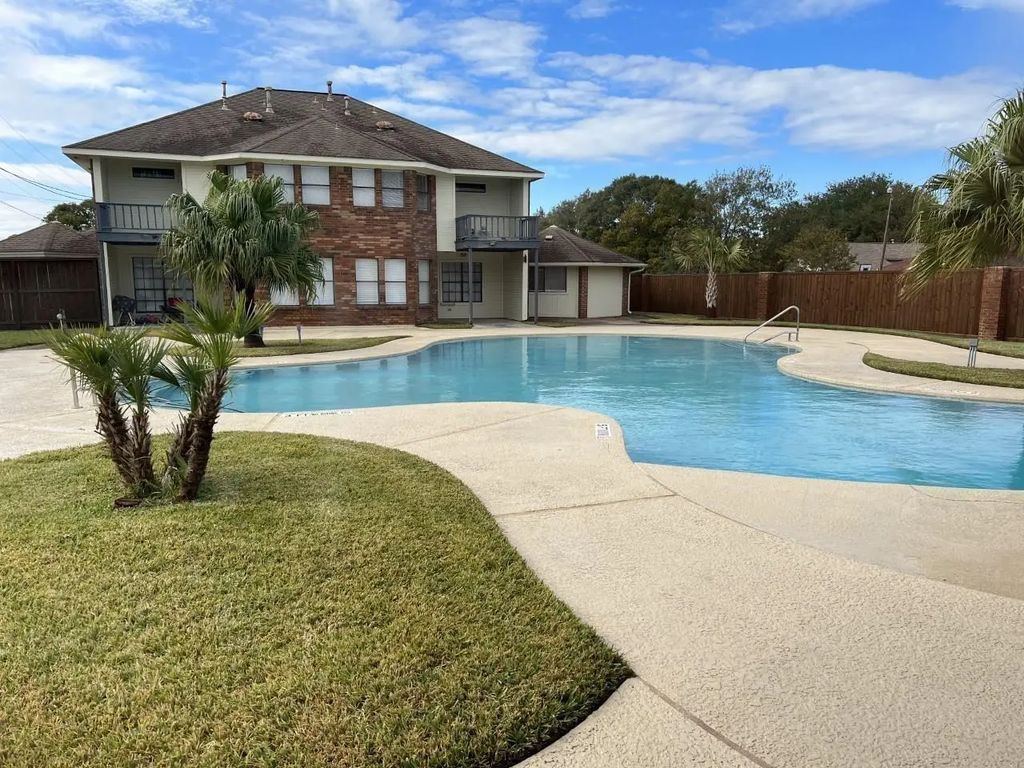 7931 Catalpa Street, Texas City