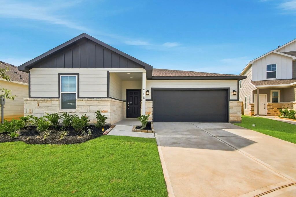 9728 Caney Bend Road, Conroe