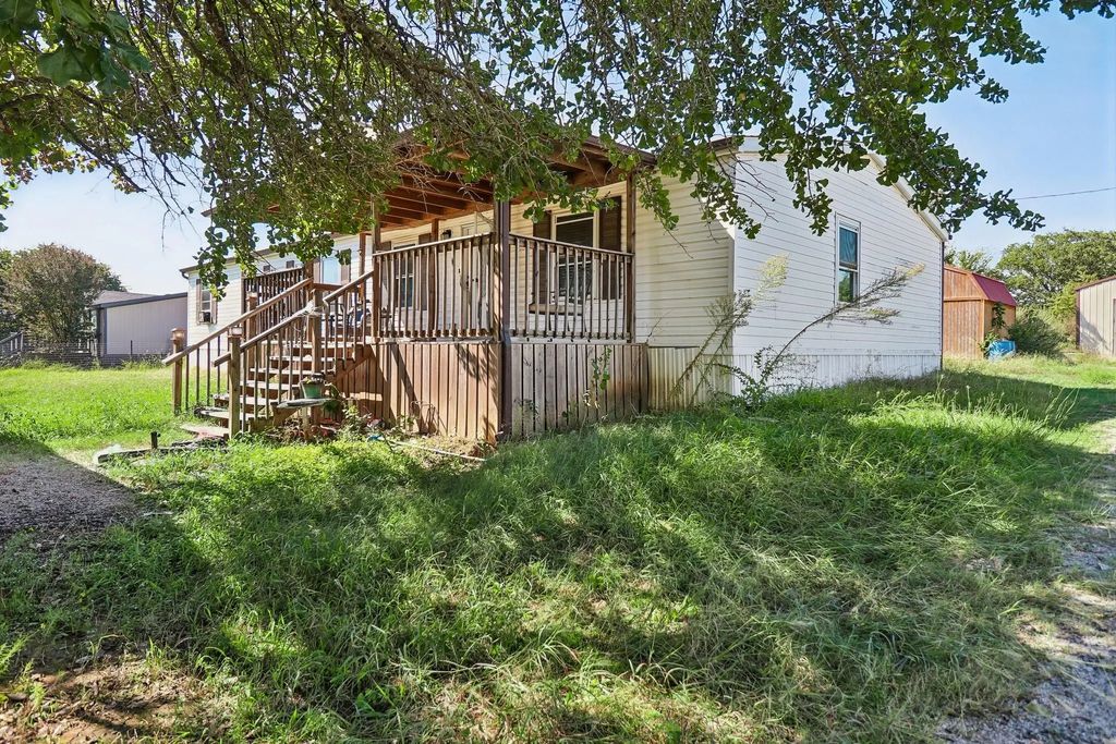 169 Lowrey Circle, Springtown