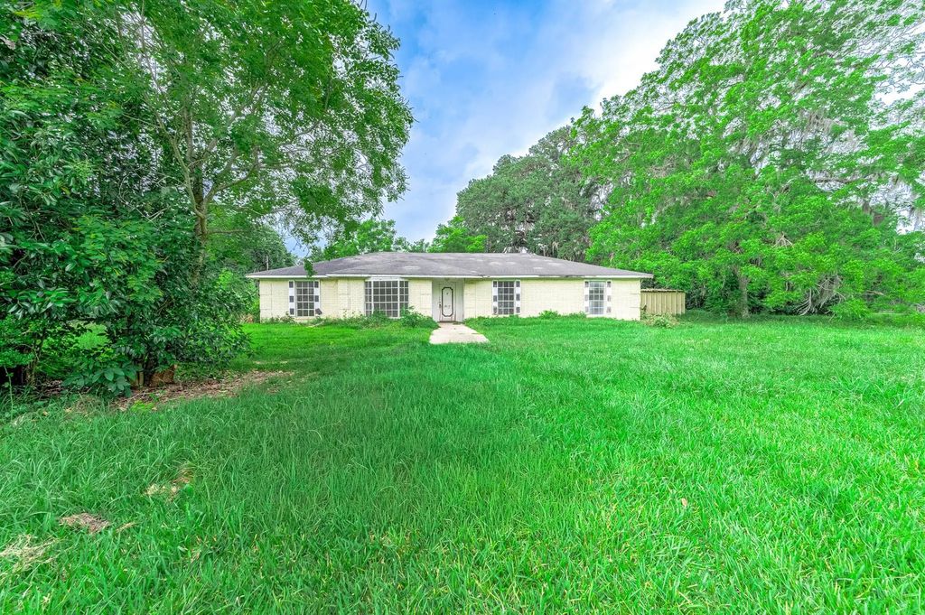 2719 Fm 524, Sweeny