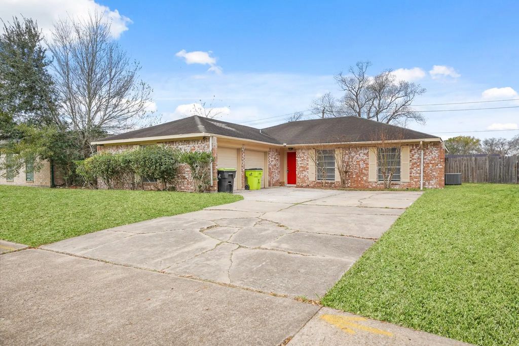 2402 Hilton Head Drive, Missouri City