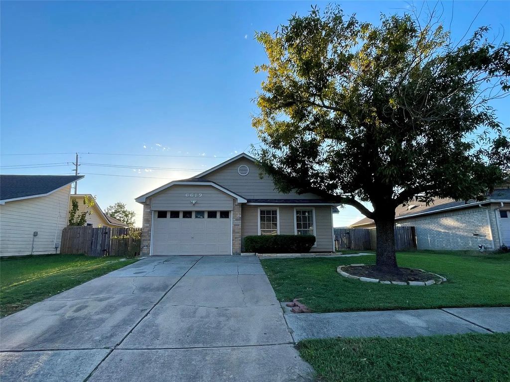 6619 Pleasant Stream Drive, Katy