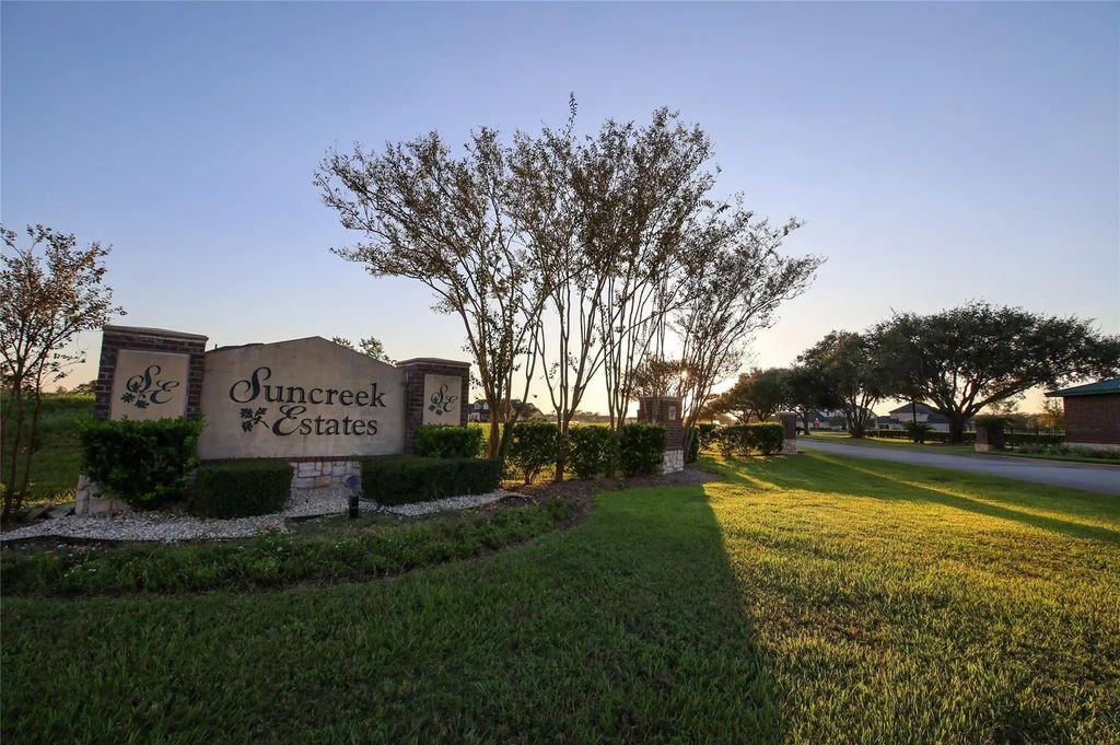 1002 Cross Timbers Drive, Rosharon