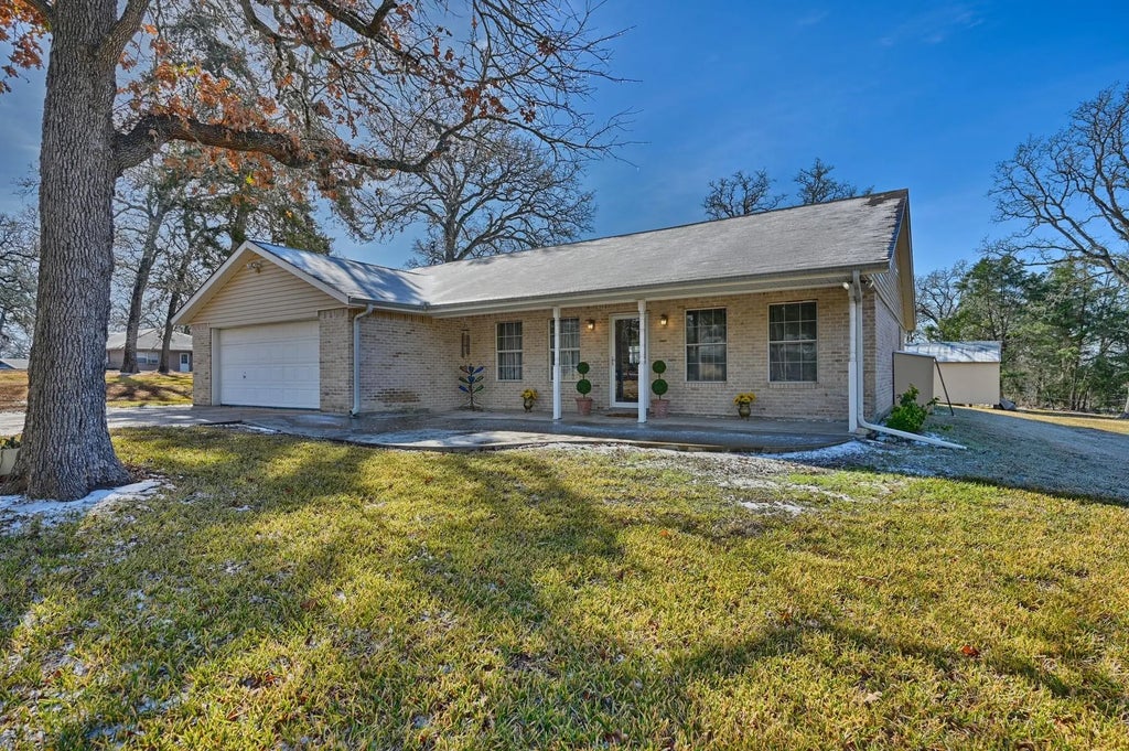 319 Shady Acres Lane, Brenham