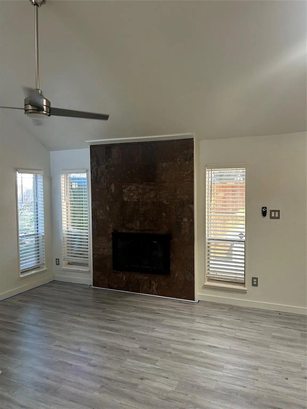 13925 Hollowgreen Drive, Houston