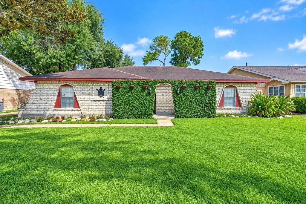 11406 High Star Drive, Houston